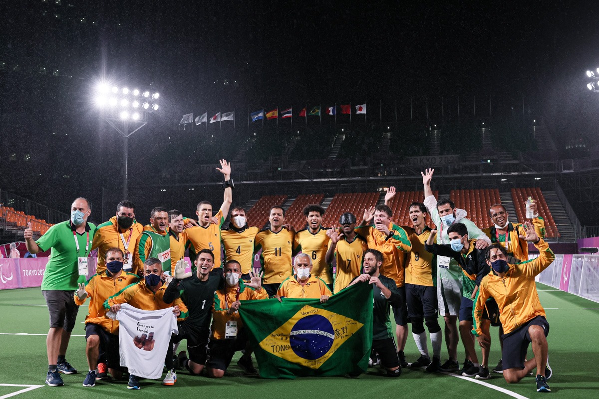 A photo of the Brazilian team after winning their fifth Paralympic gold